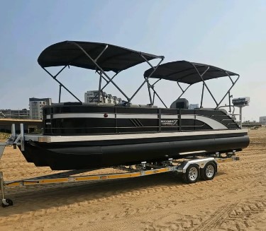 Brand new 2026 Maximus X 25FT Tri-Toon